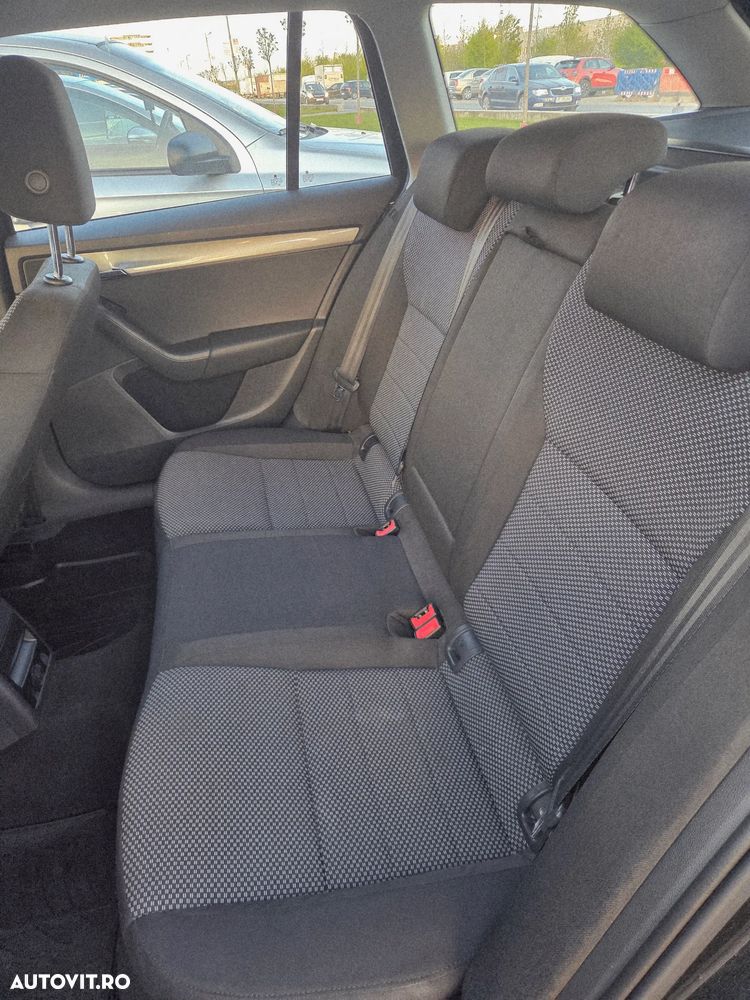 Skoda Octavia 1.6 TDI GREENLINE - 9