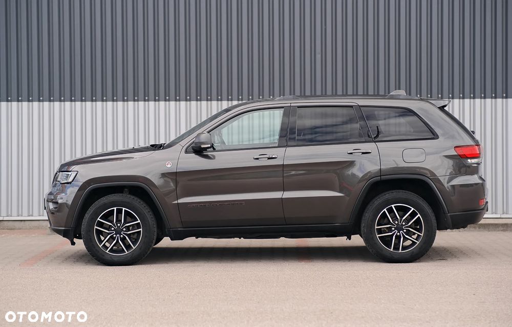 Jeep Grand Cherokee - 11