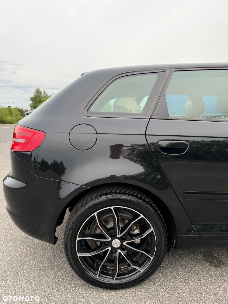 Audi A3 Sportback 1.6 TDI DPF Ambition S tronic - 11