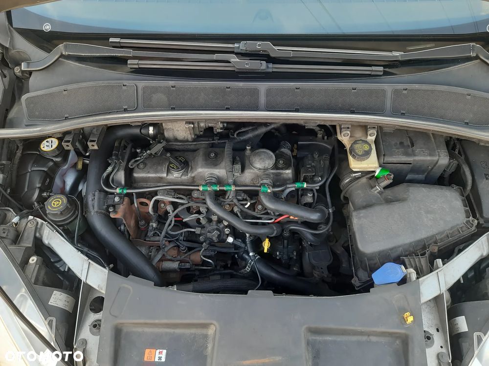 Ford Galaxy 1.8 TDCi Ghia - 29