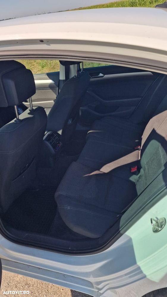 Volkswagen Passat - 5