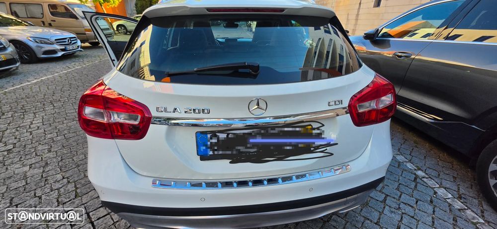 Mercedes-Benz GLA 200 CDi Aut. - 2