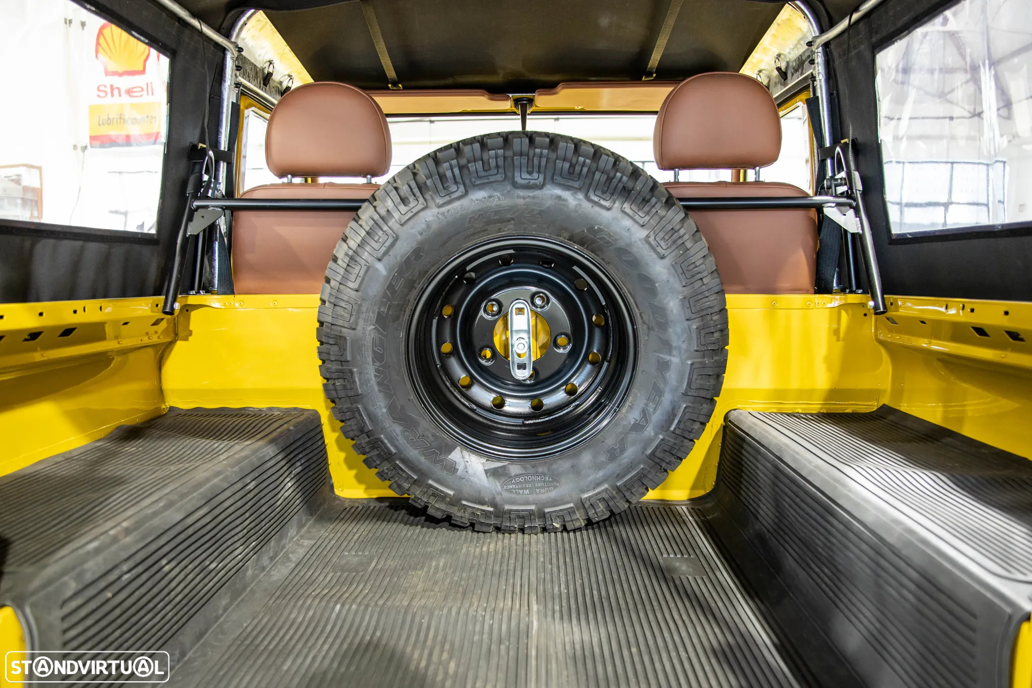 Land Rover Defender 90 SW 2.4 CRD E - 21