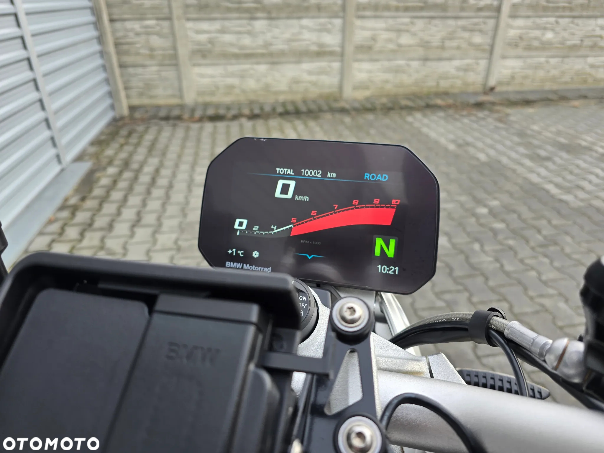 BMW R - 12