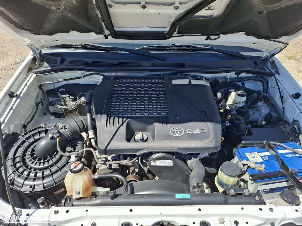 Toyota Hilux 2.5 D-4D 4WD CS CM+AC - 30