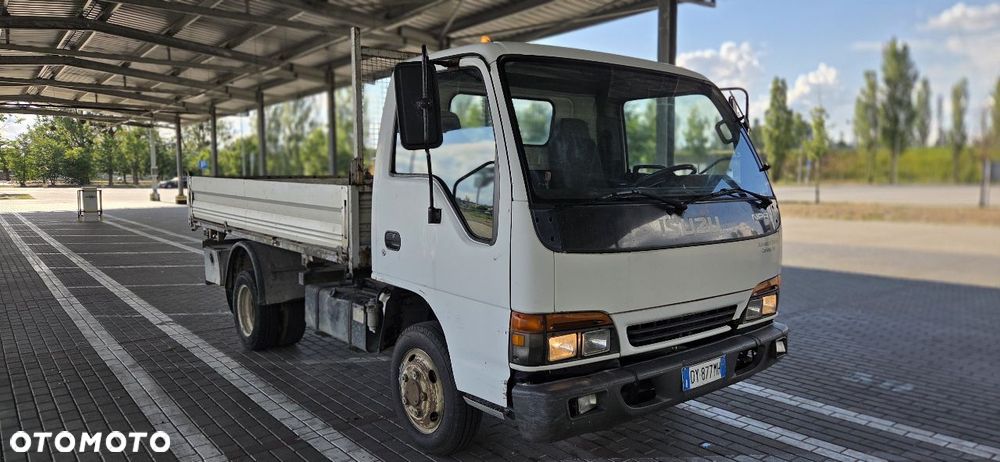 Isuzu NPR69 - 12