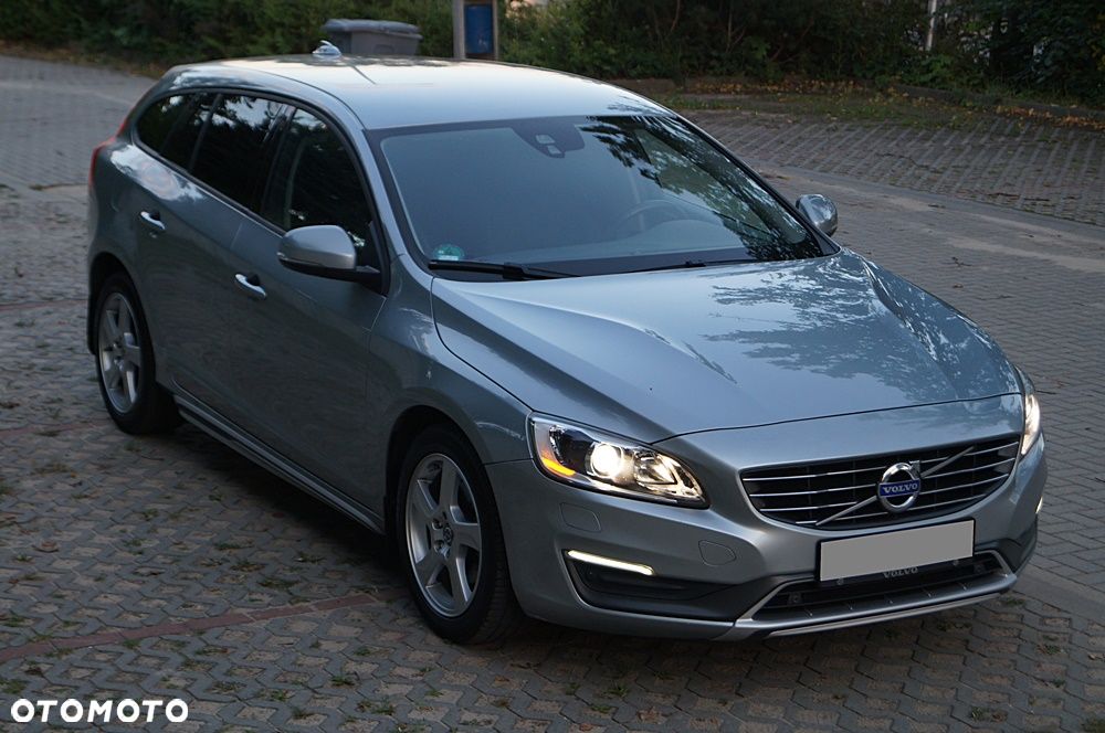 Volvo V60 D4 Geartronic Summum - 15