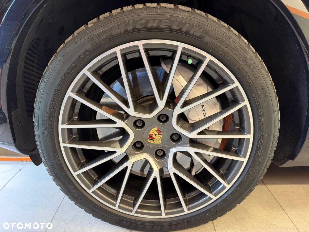 Porsche Cayenne - 16