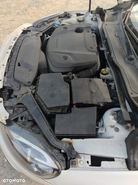 Volvo V40 Cross Country - 32