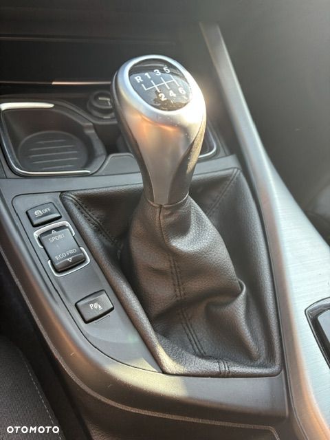 BMW Seria 1 118i Sport Line - 21