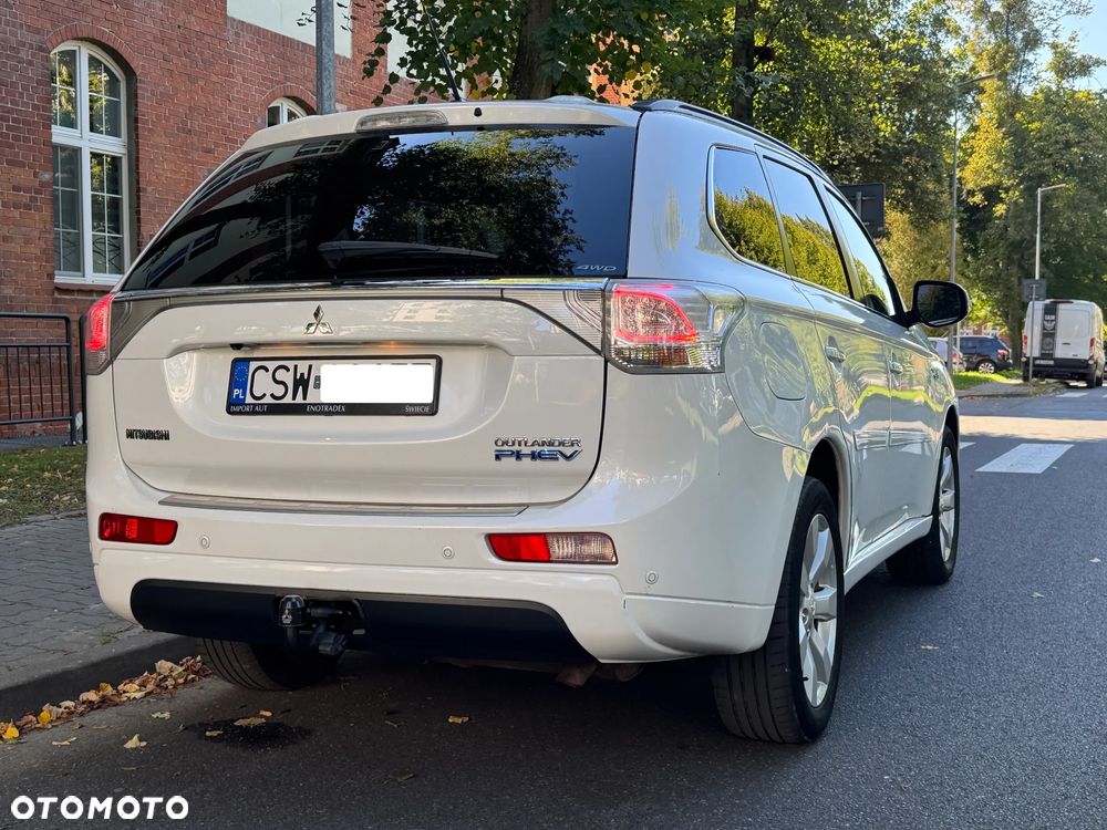 Mitsubishi Outlander PHEV Instyle NAVI + - 2