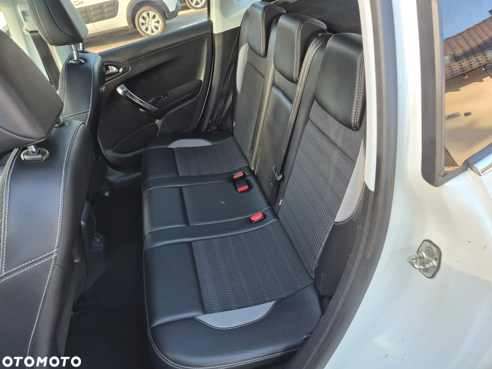 Peugeot 2008 e-HDi FAP 115 STOP & START Business-Line - 7