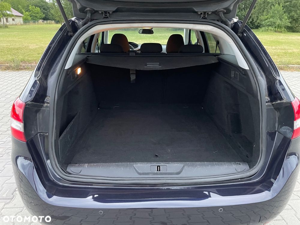 Peugeot 308 1.6 BlueHDi Allure S&S - 9
