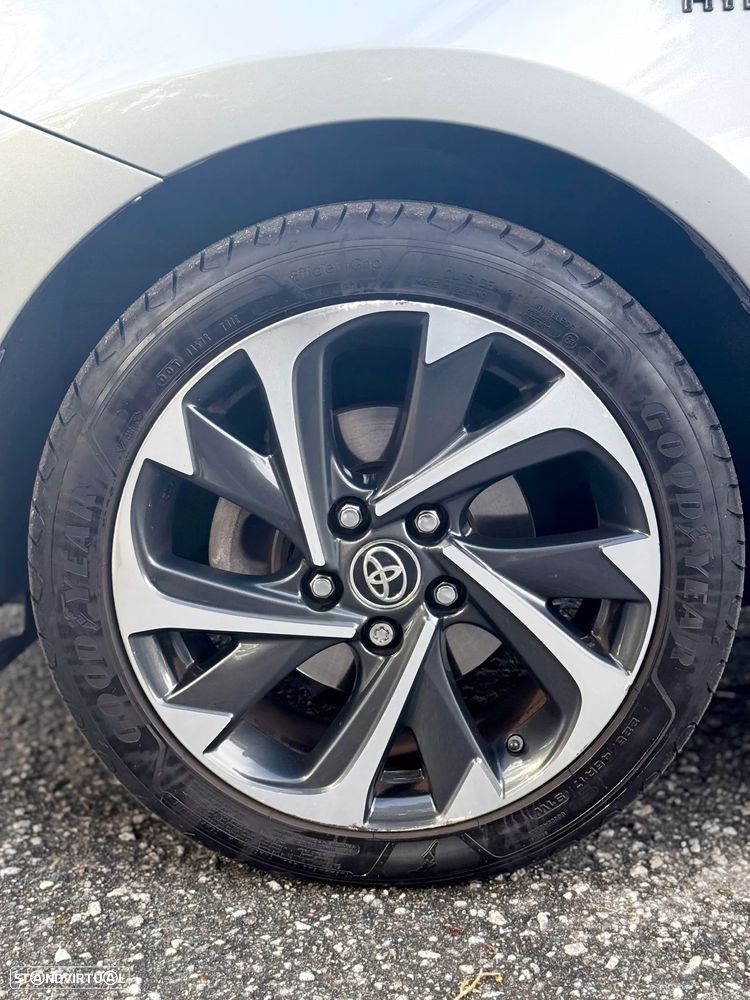 Toyota Auris Touring Sports 1.8 HSD Comfort - 13