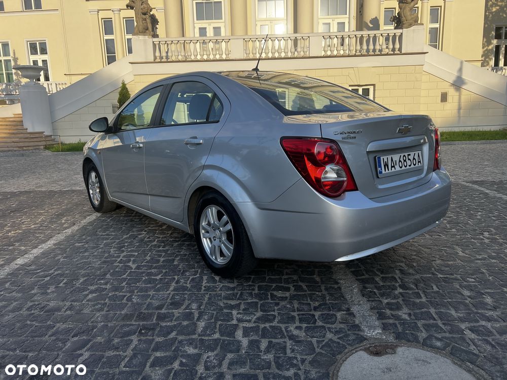 Chevrolet Aveo - 5