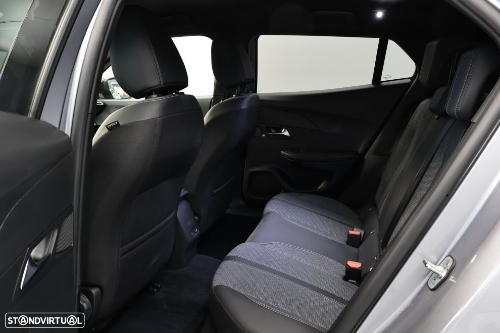 Peugeot 2008 1.2 PureTech Allure - 22