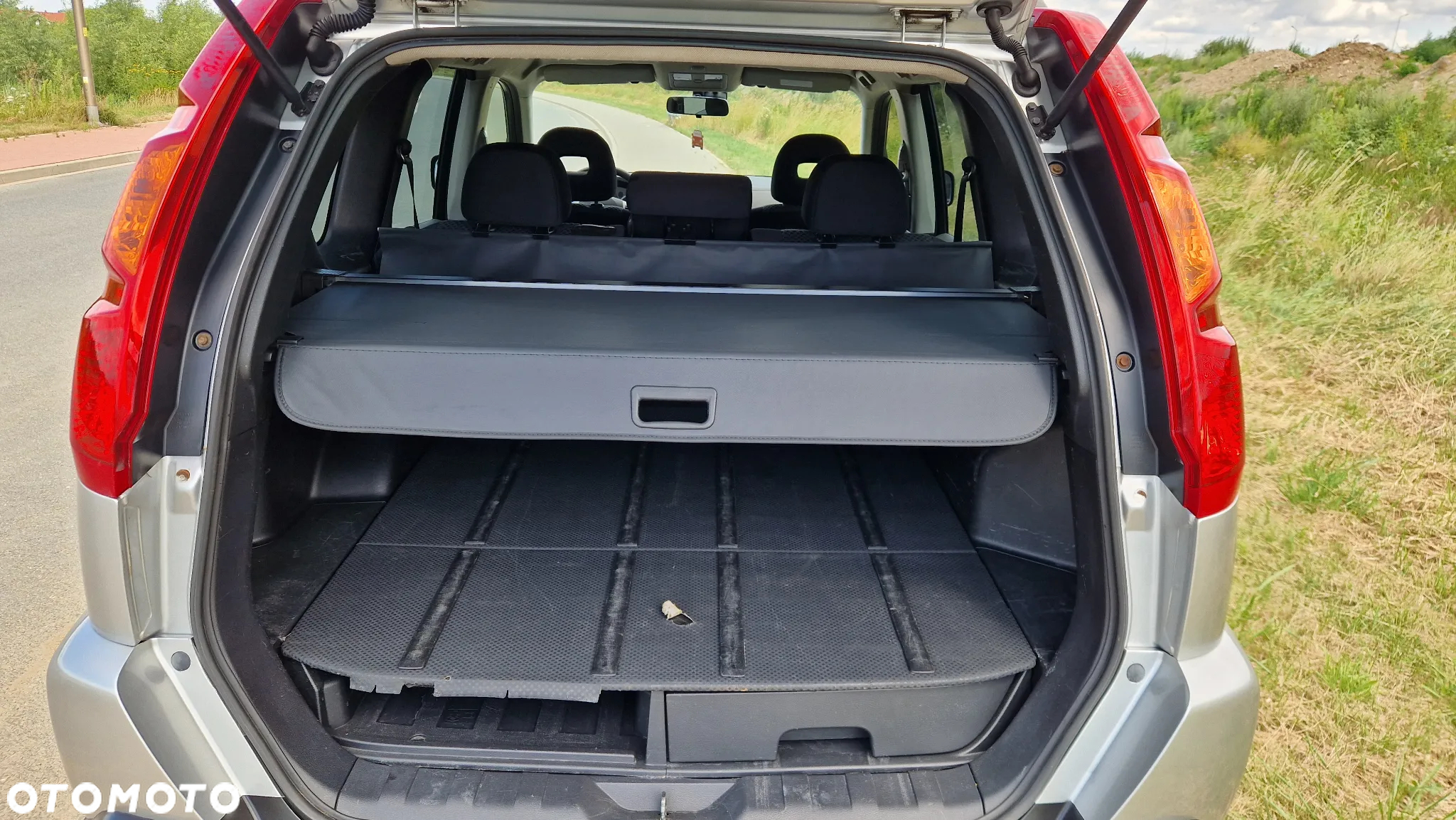 Nissan X-Trail 2.0 dCi 4x4 DPF SE - 10