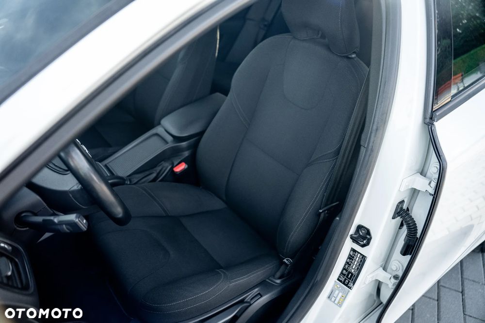 Volvo V40 D3 Kinetic - 23