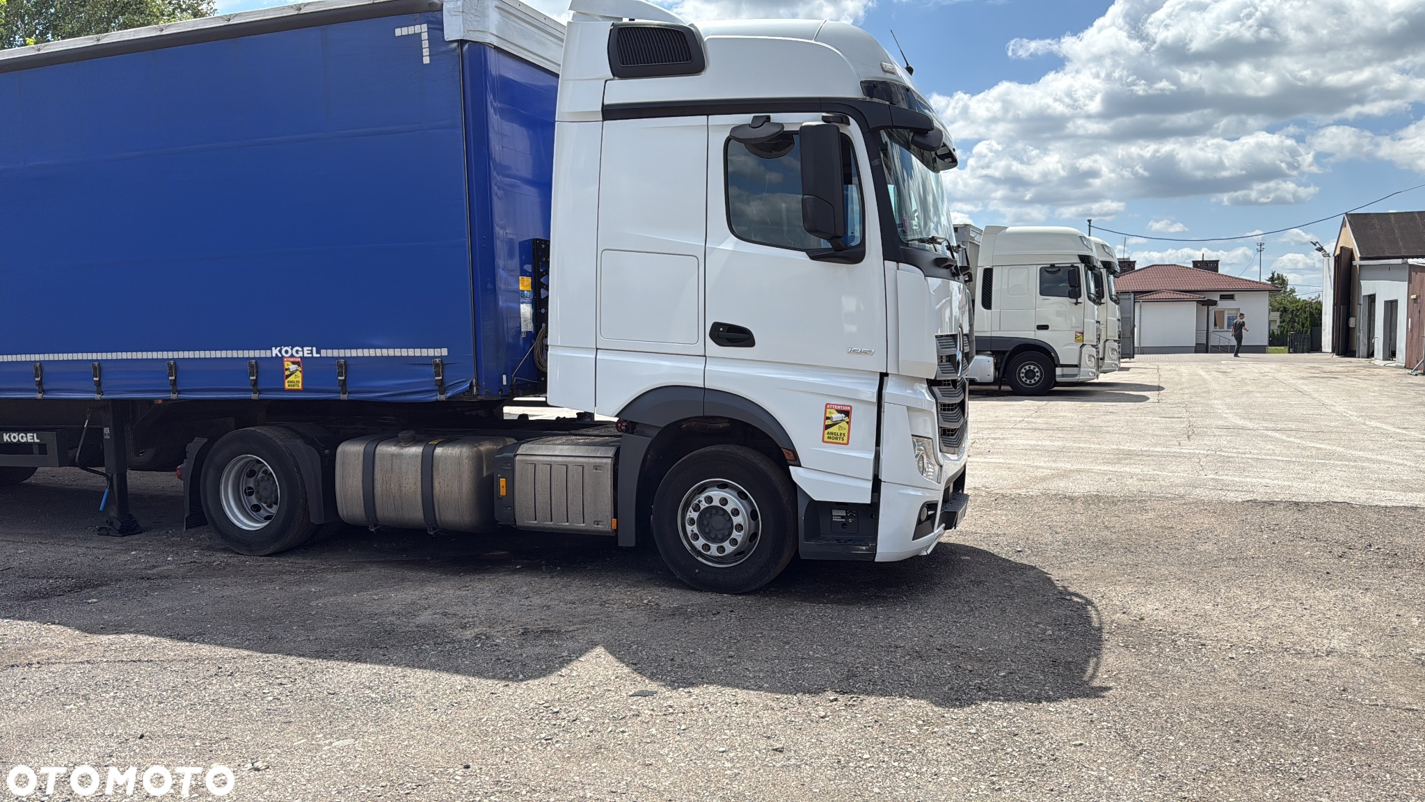Mercedes-Benz Actros - 3
