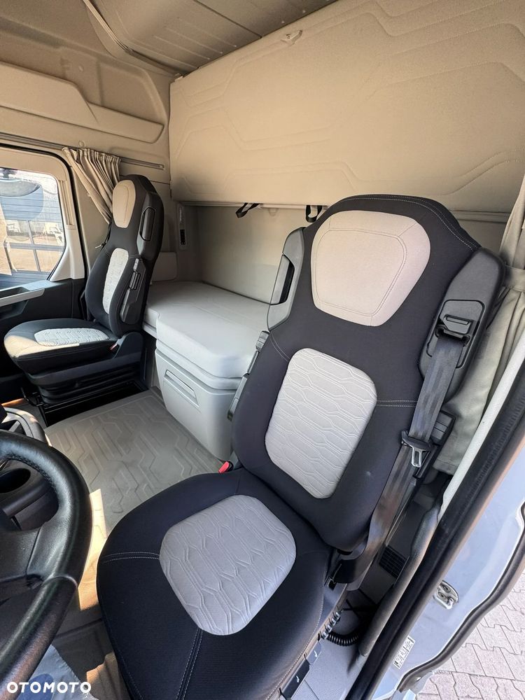 Ford F-MAX 500 - 11