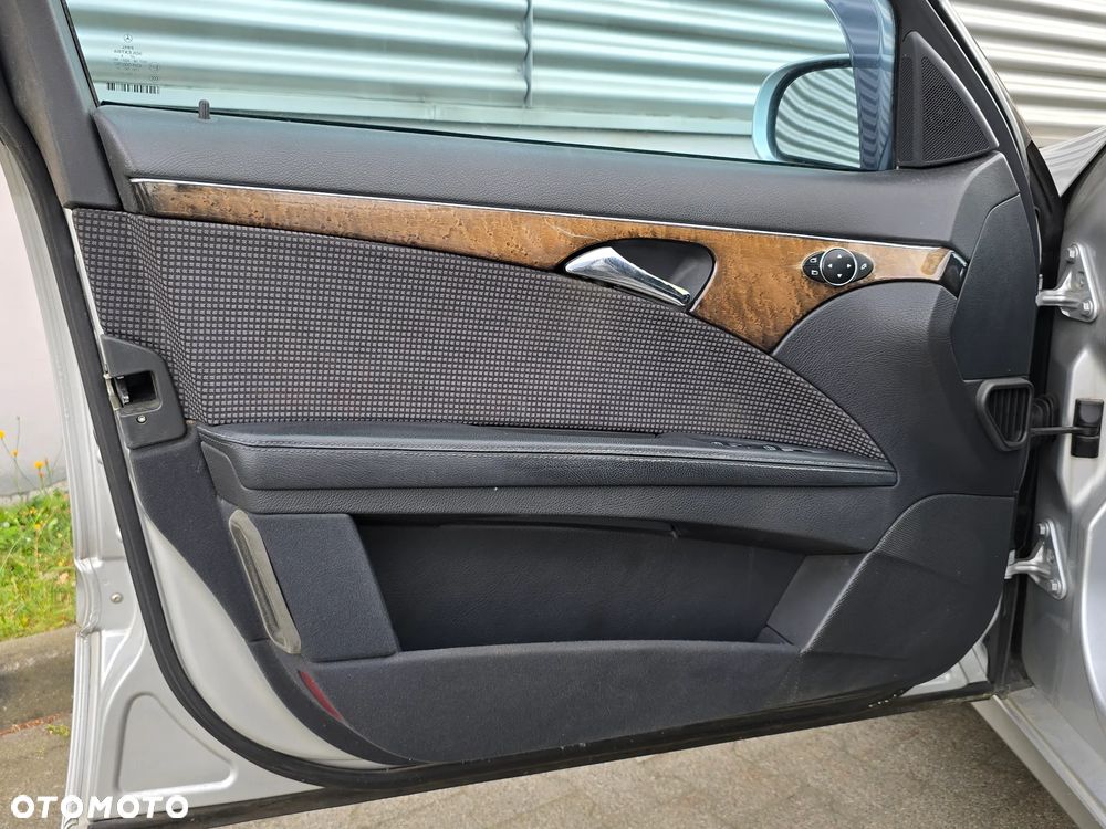 Mercedes-Benz Klasa E 320 T Avantgarde - 10