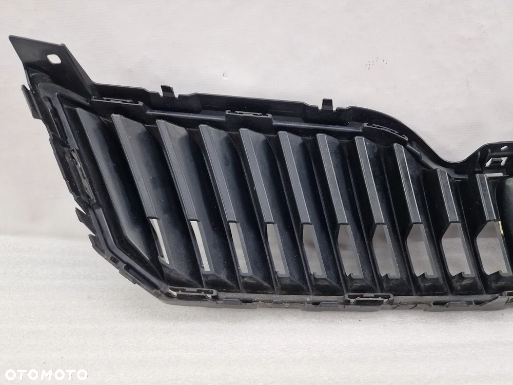 SKODA SUPERB II 2 LIFT 13- ATRAPA / GRILL PRZEDNI PRZÓD , NR 3T0853668B , NR AUKCJI GL657 - 11