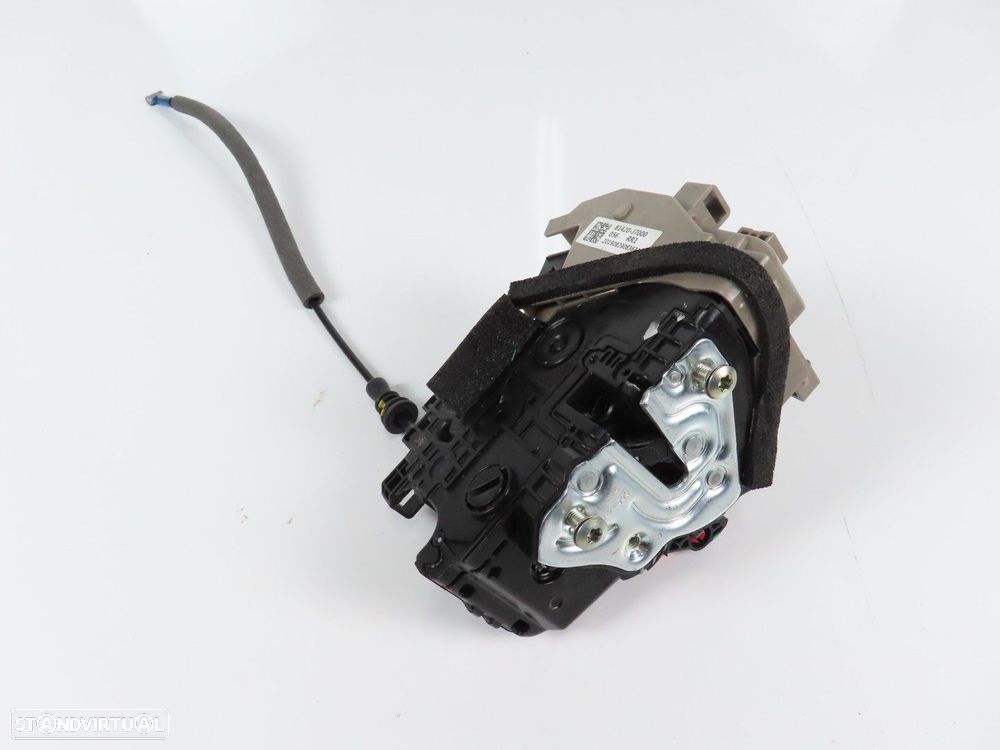 Fecho da porta Direito/Trás Seminovo/ Original KIA CEED (CD) 81420-J7000 - 2