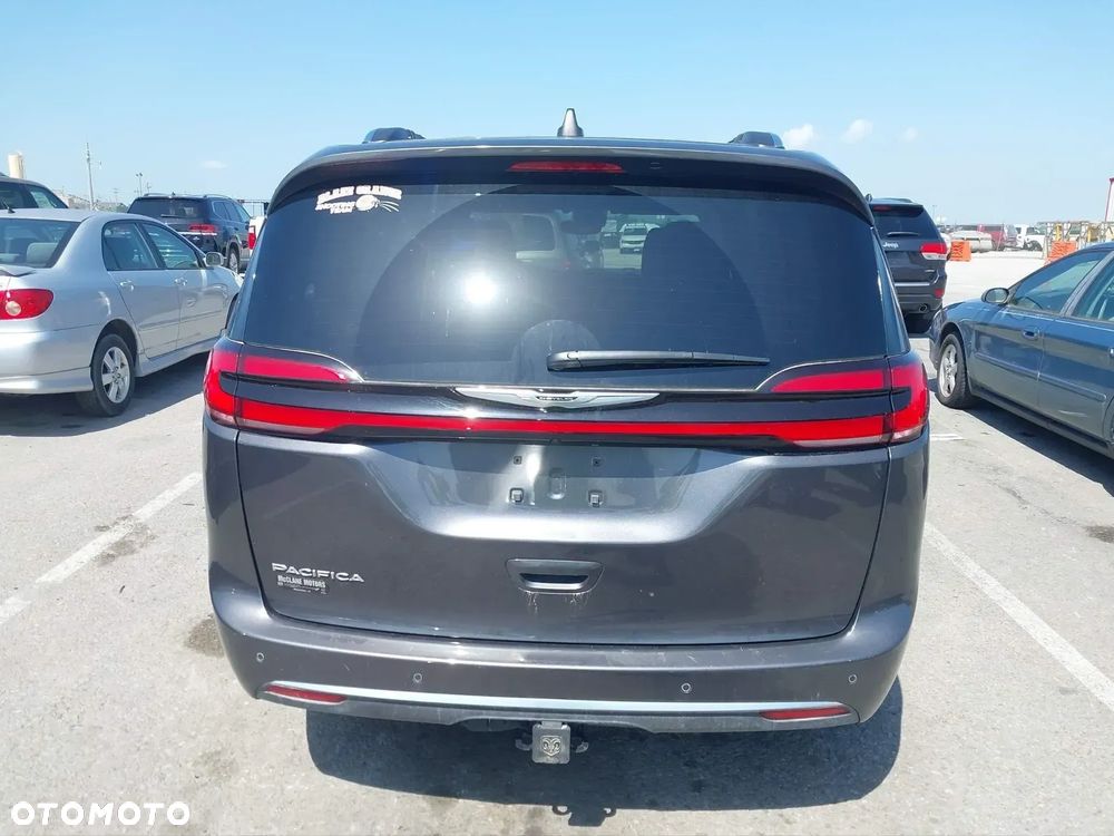 Chrysler Pacifica - 5