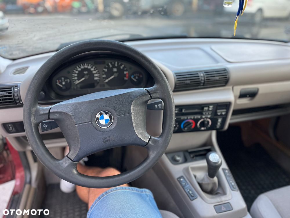 BMW Seria 3 316i - 10