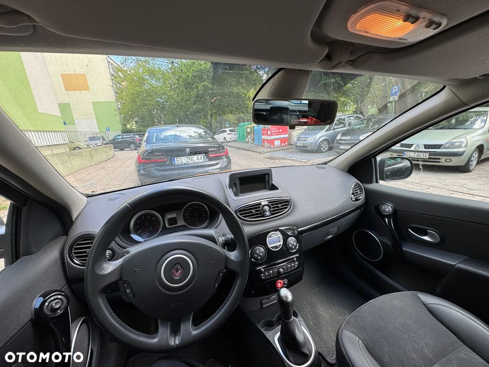 Renault Clio 1.2 16V 75 Night and Day - 13