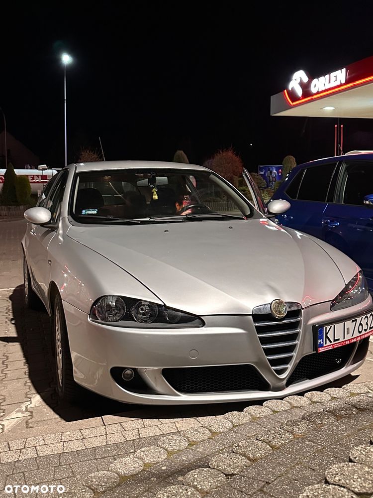Alfa Romeo 147 1.9 JTD 16V Progress - 9