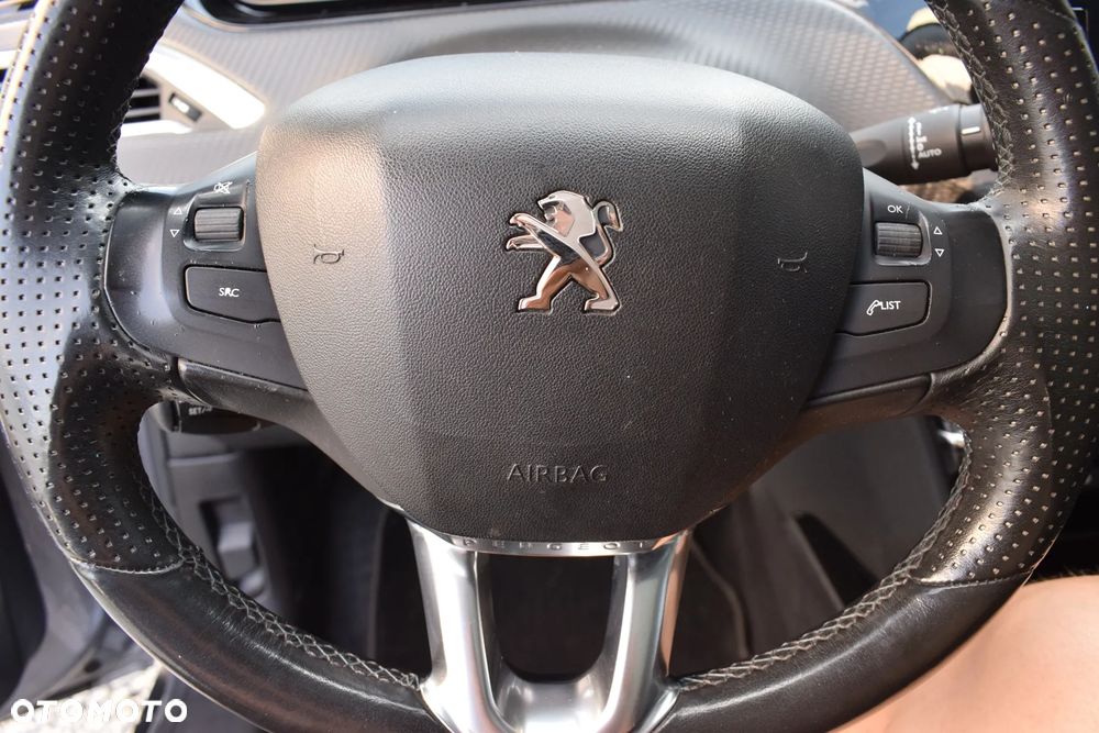 Peugeot 2008 1.2 Pure Tech GPF Crossway S&S EAT6 - 19