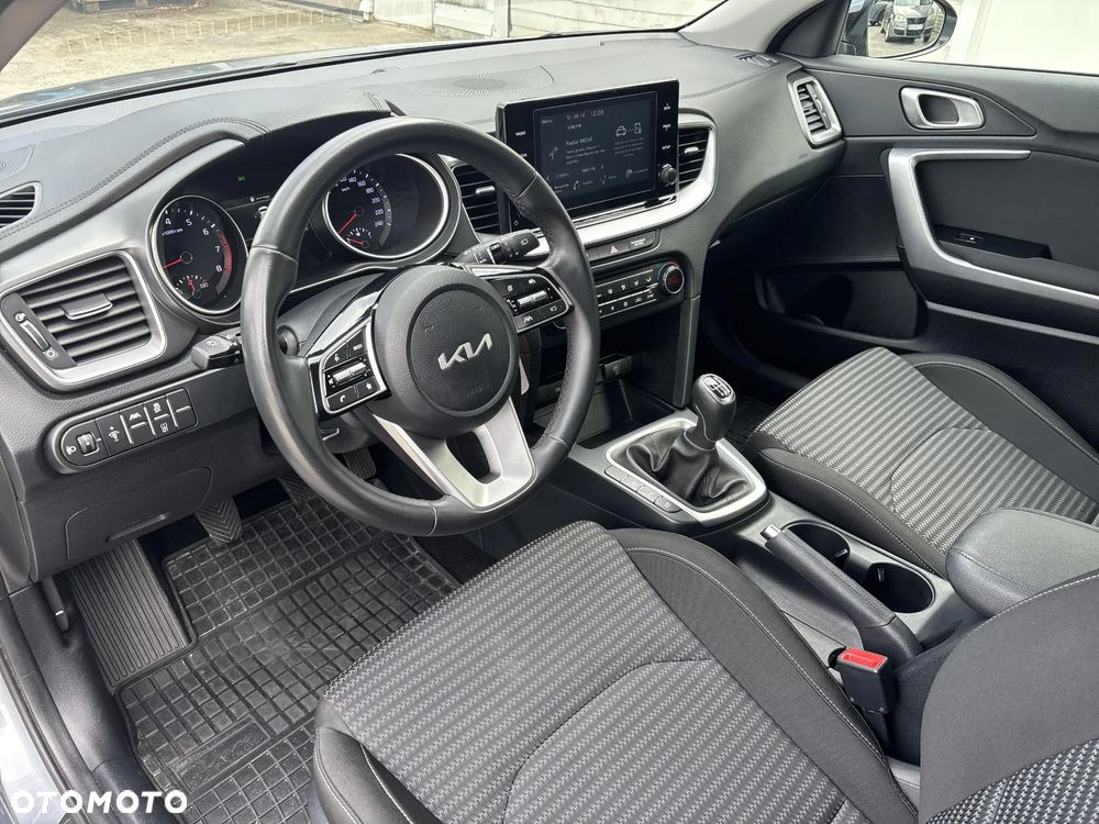 Kia Ceed 1.5 T-GDI M - 9