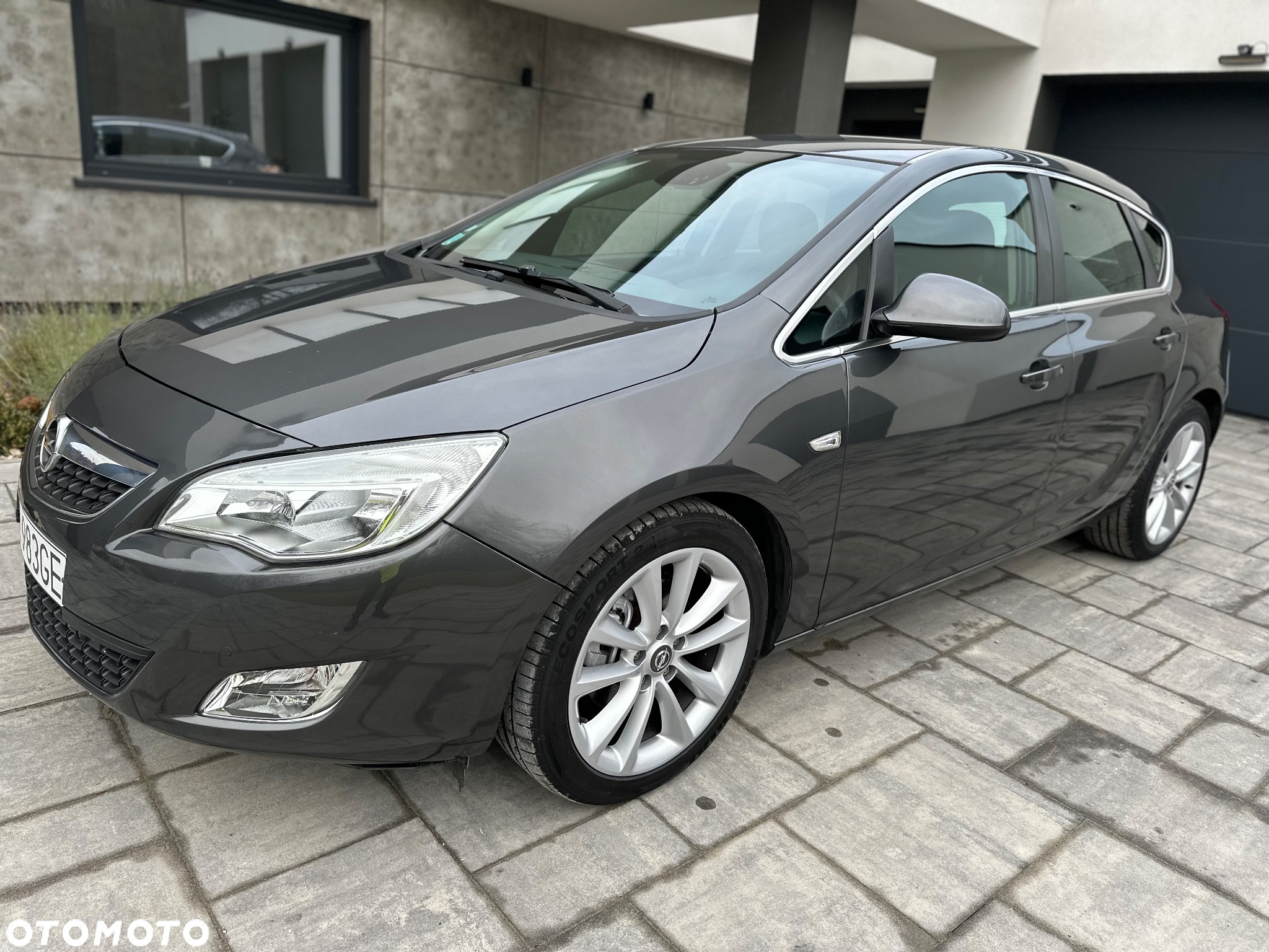 Opel Astra IV 2.0 CDTI Cosmo - 2
