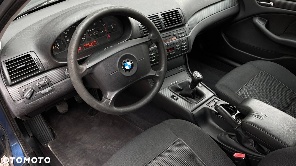 BMW Seria 3 318i - 10