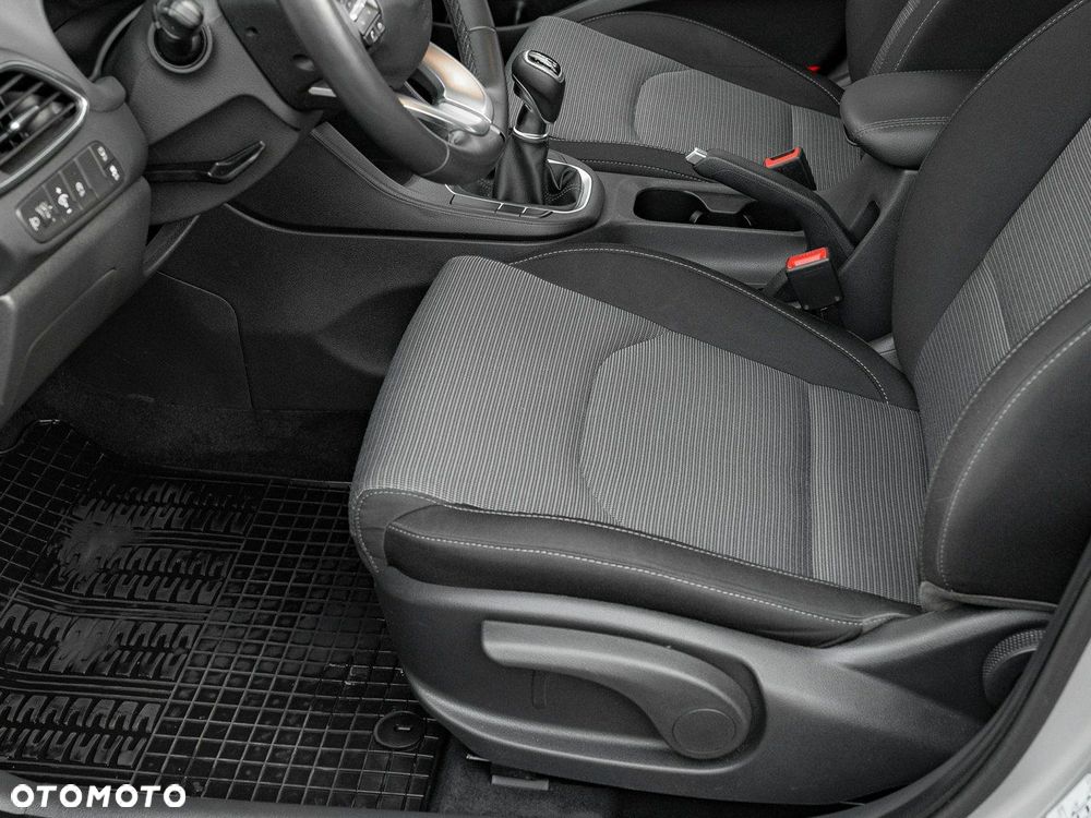 Hyundai i30 1.5 DPI Classic + - 14