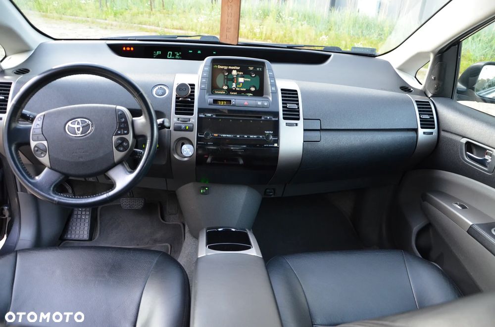 Toyota Prius 1.5 VVT-i Prestige - 11