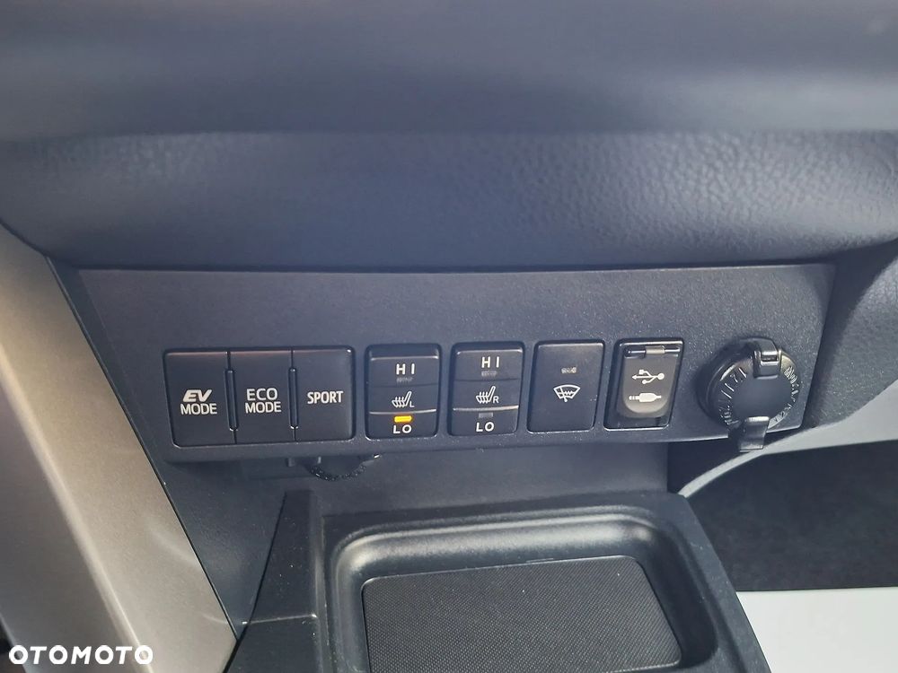 Toyota RAV4 - 16