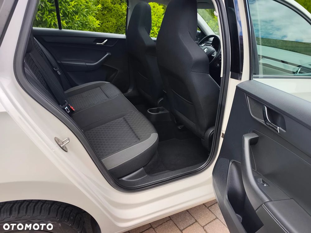 Skoda RAPID 1.2 TSI Emotion Plus DSG - 10