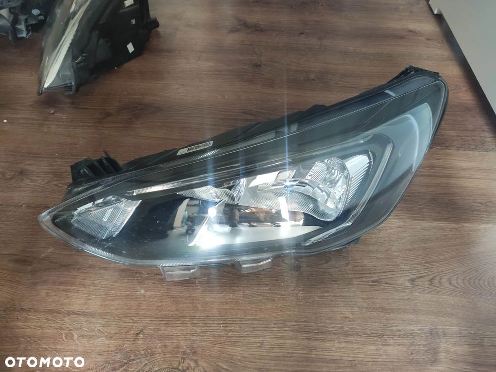 Lampa Lewy przód Ford Focus MKIV MK4 18- LED mx7b-13e015-ce - 1