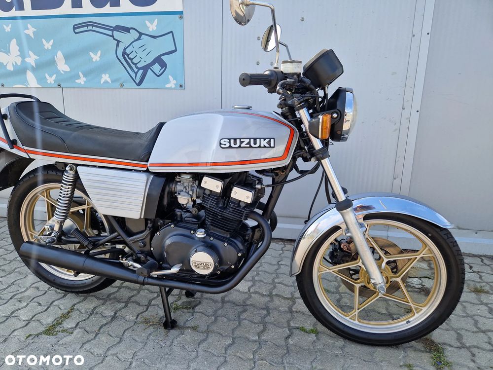 Suzuki GSX - 2