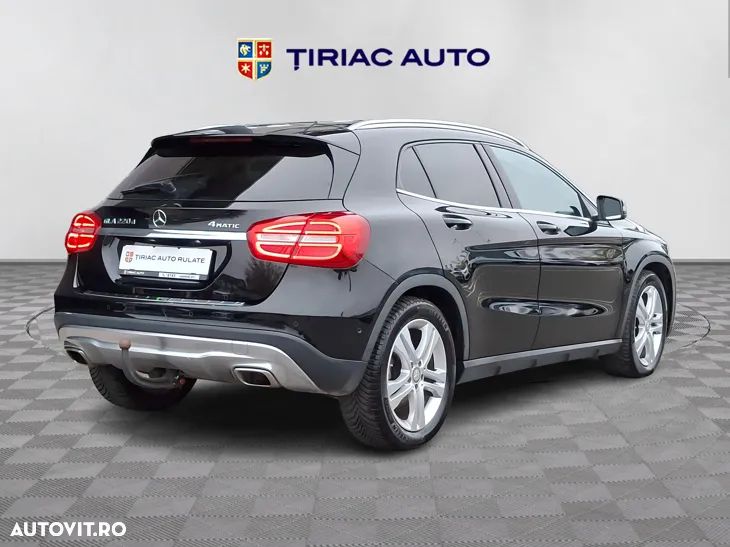 Mercedes-Benz GLA 220 d 4Matic 7G-DCT - 6