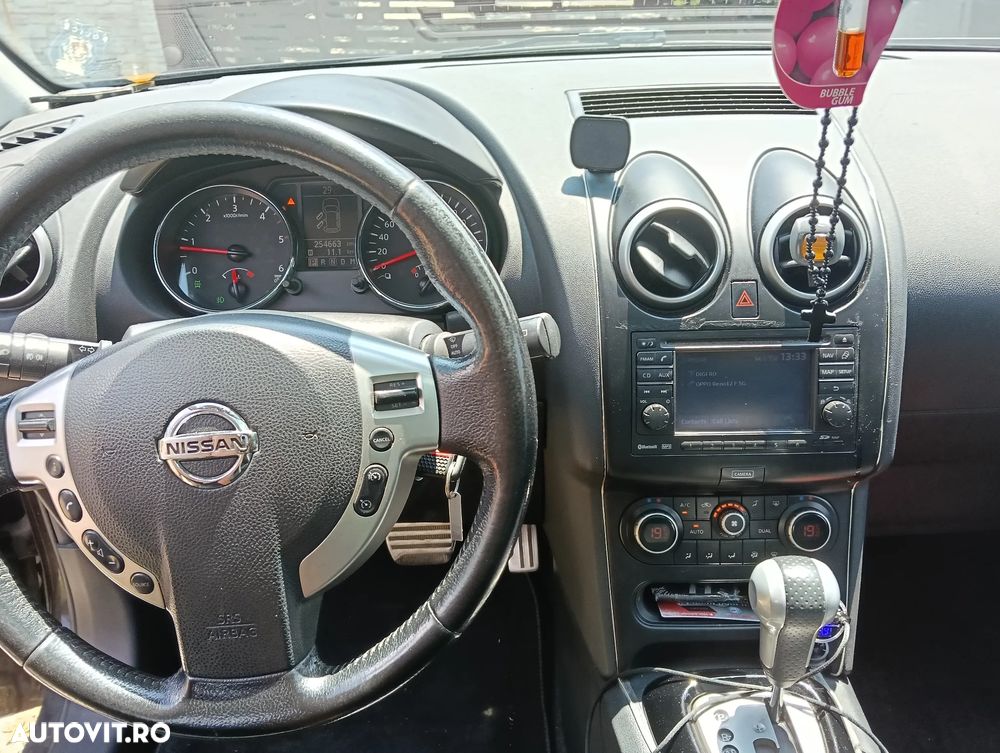 Nissan Qashqai 2.0 DCI 4 x 4 DPF Aut tekna - 28