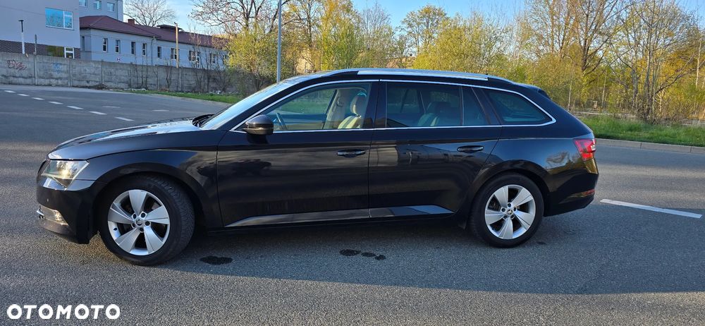 Skoda Superb 2.0 TDI DSG Style - 2