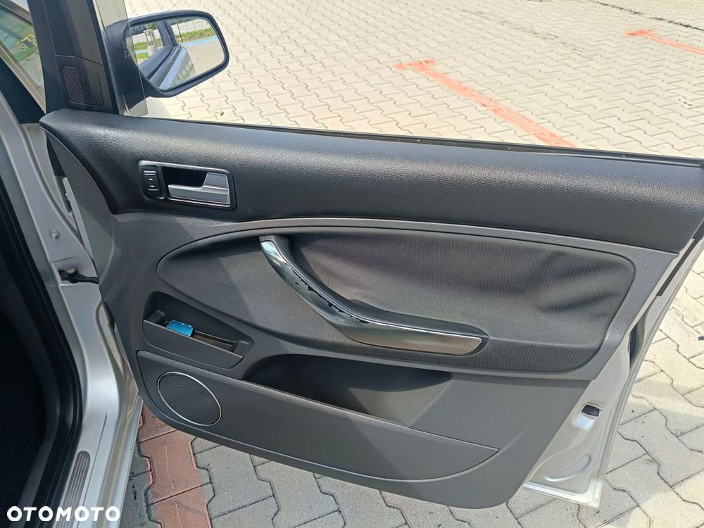 Ford C-MAX 2.0 Titanium - 27