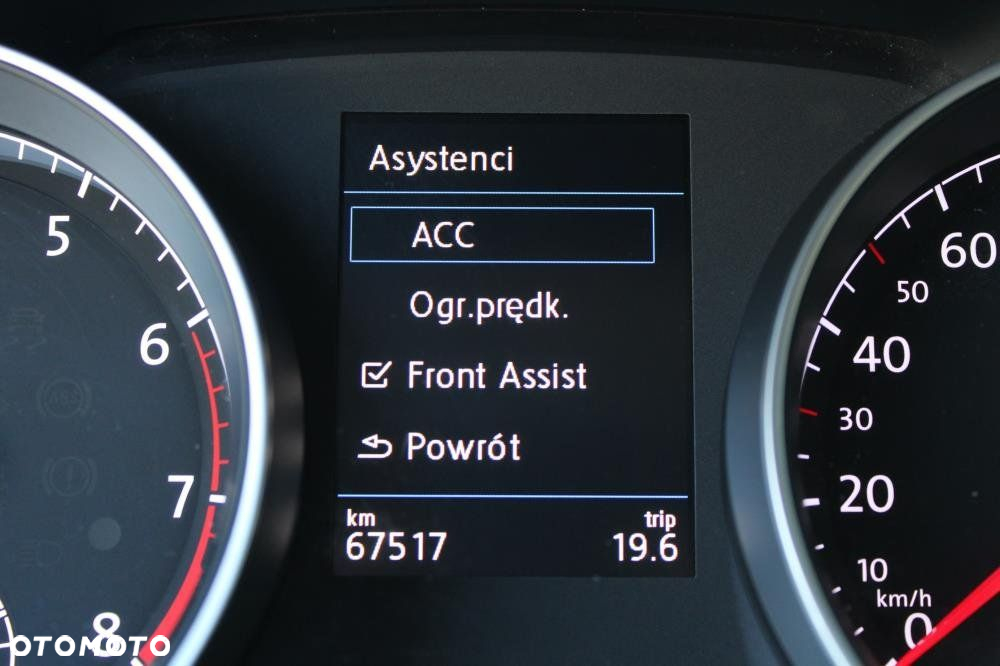 Volkswagen Golf - 25