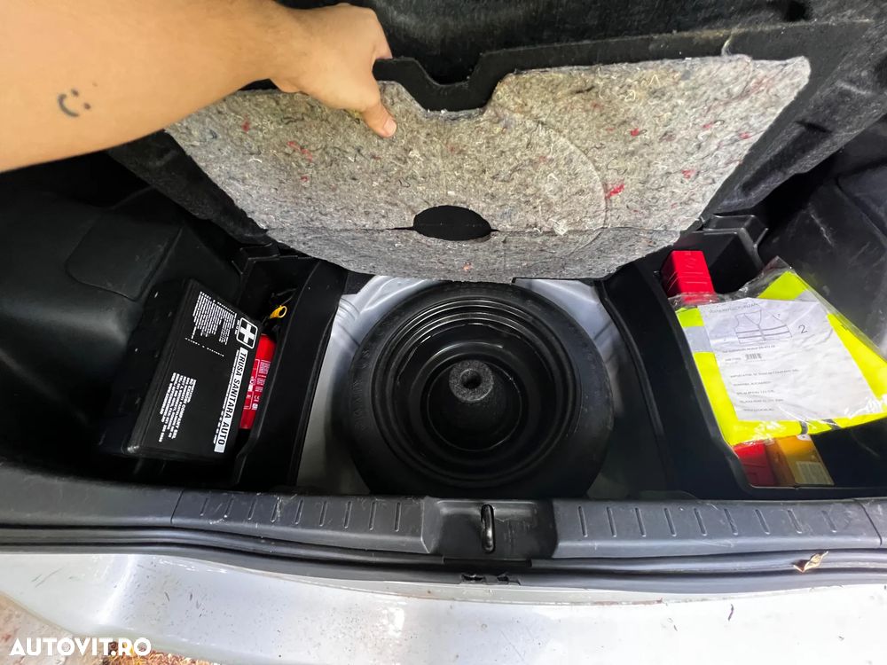 Toyota Yaris 1.0 Terra - 6