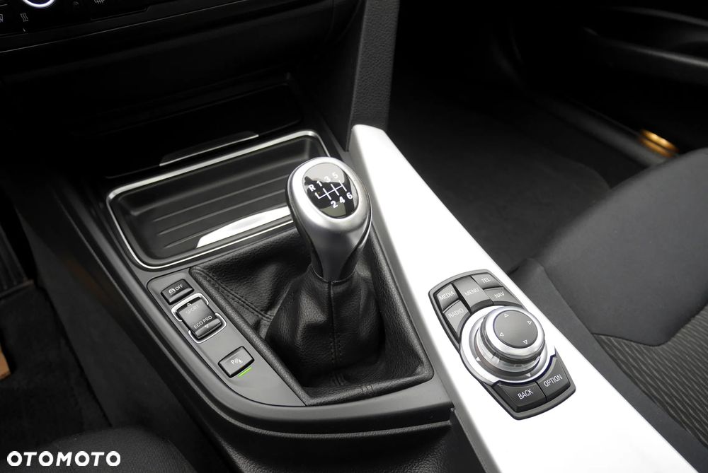BMW Seria 3 318d DPF Edition Exclusive - 22