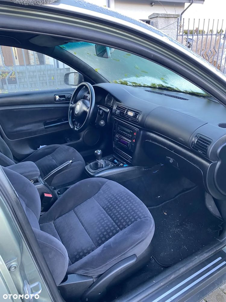 Volkswagen Passat Variant 1.9 TDI Comfortline - 4