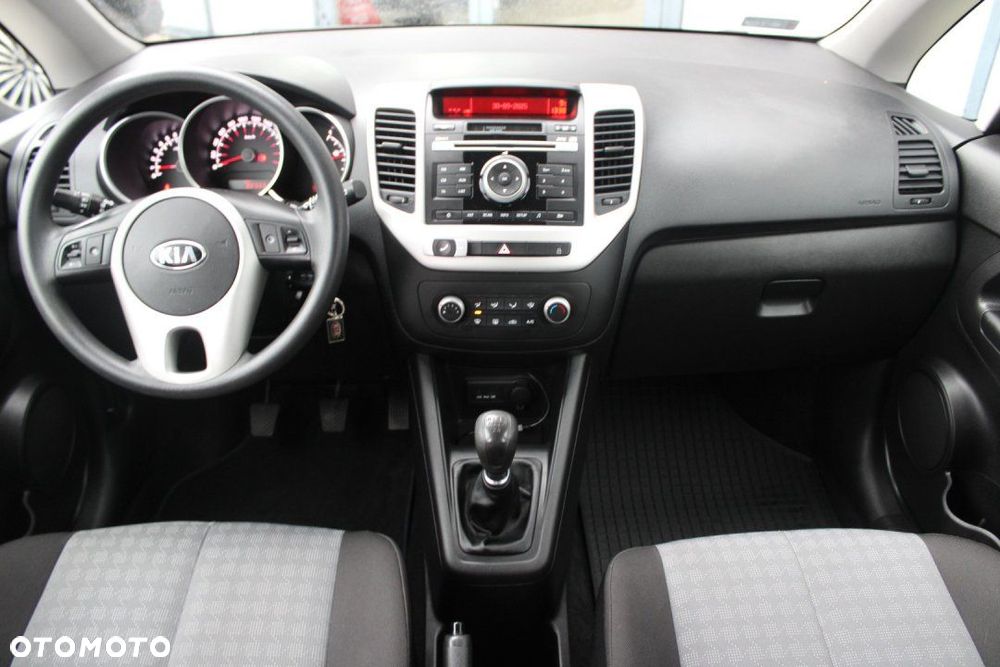 Kia Venga - 11